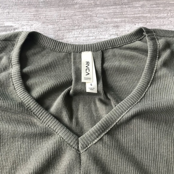 🔥🔥RVCA - LONG SLEEVE🔥🔥 - Picture 2 of 4